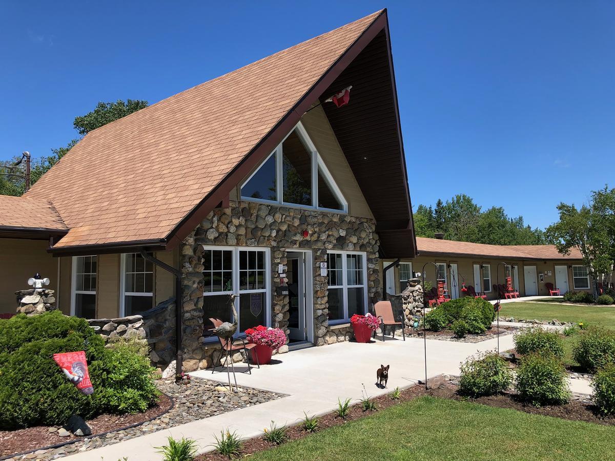 Motel La Source Coaticook Exterior photo